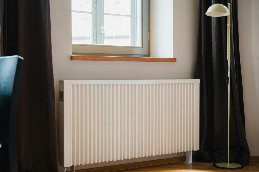 Best Thermostats To Improve Furnace Efficiency In 2025